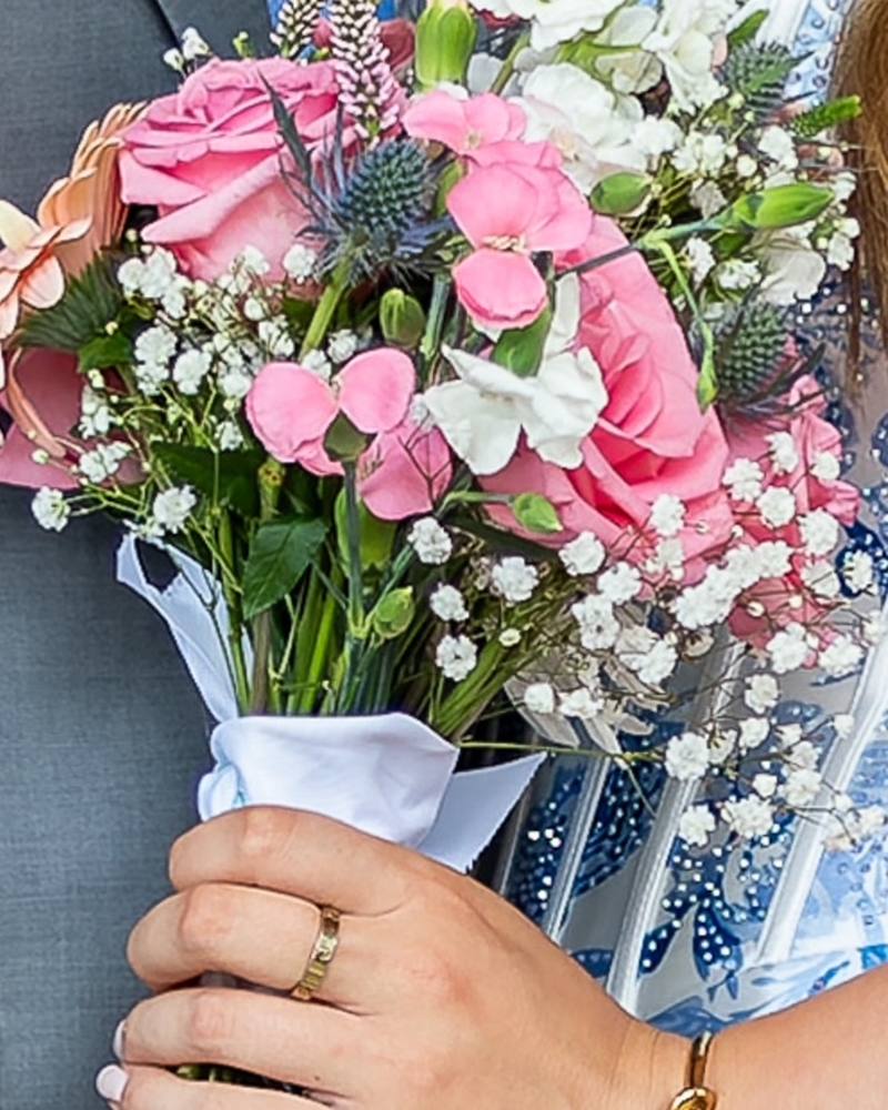 Hand-tied bouquet by Journeycake Flowers (2)