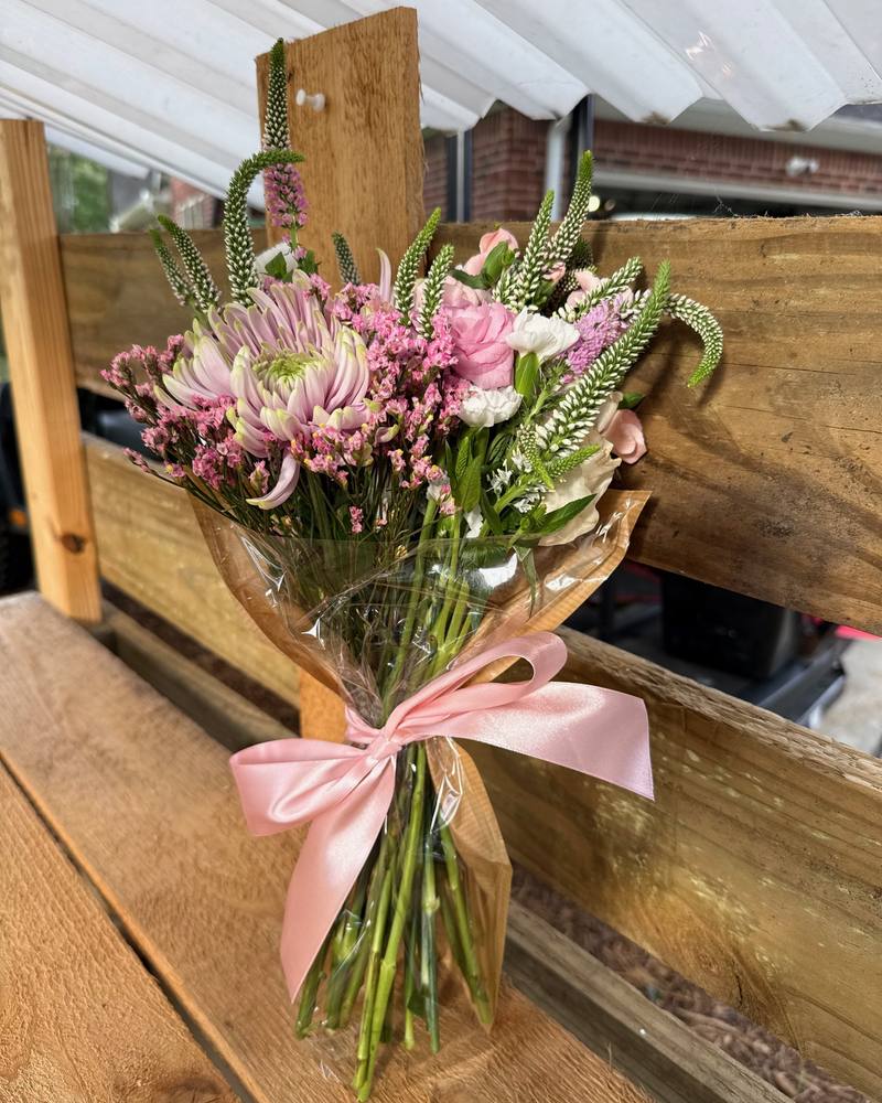 Hand-tied bouquet by Journeycake Flowers (9)